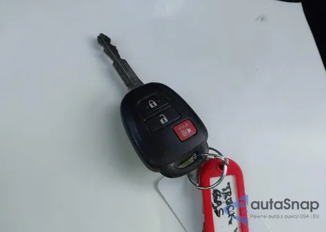 2016 Toyota Tacoma Sr5 V6 z USA, uszkodzony, nr VIN 5TFSZ5AN9GX001994